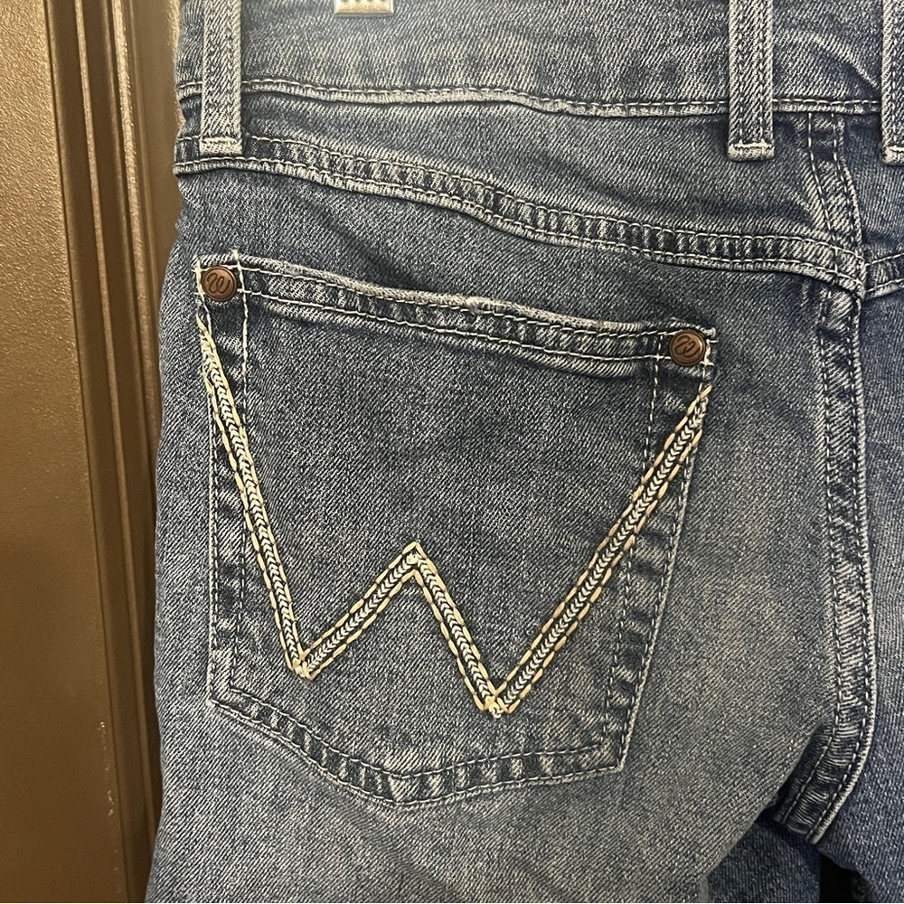 Wrangler Mid Rise Denim Shorts Size 1 - Picture 6 of 9